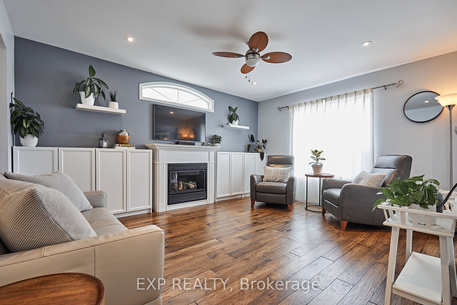 1113 Ashgrove Cres