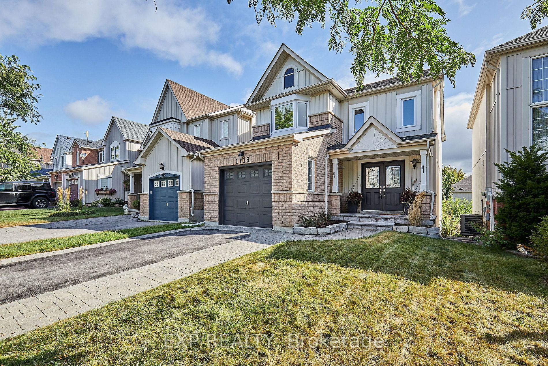 1113 Ashgrove Cres