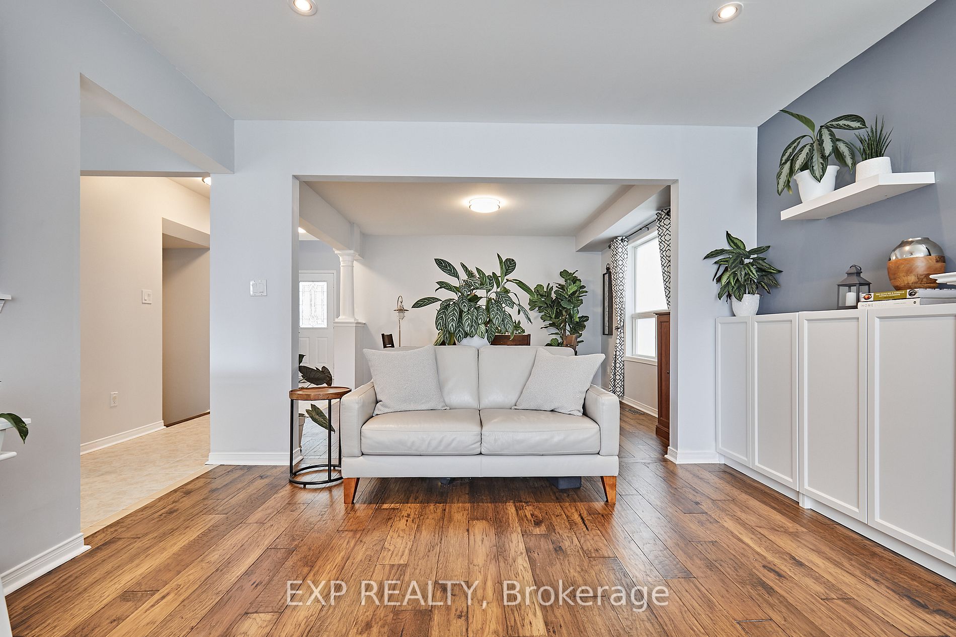 1113 Ashgrove Cres