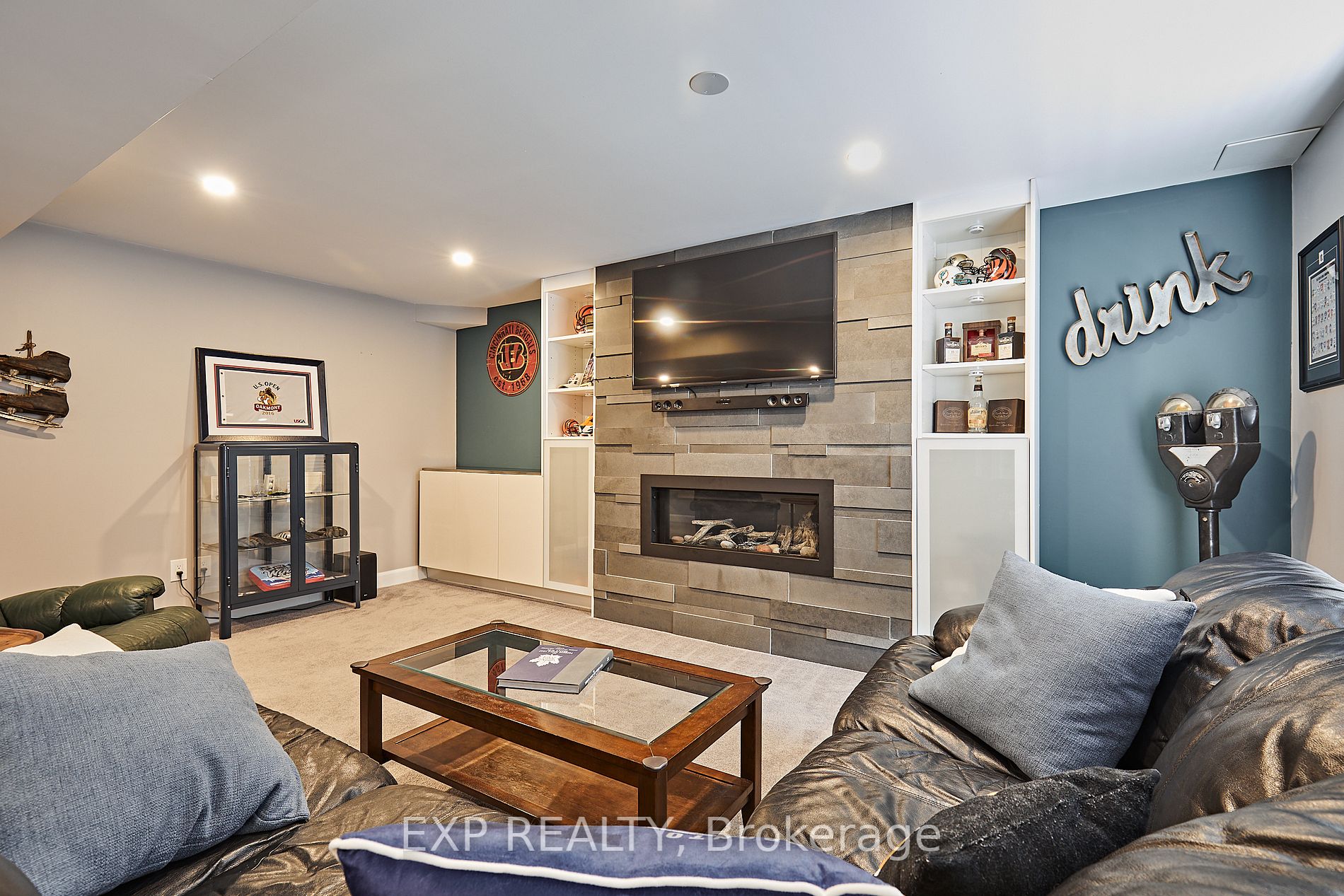 1113 Ashgrove Cres
