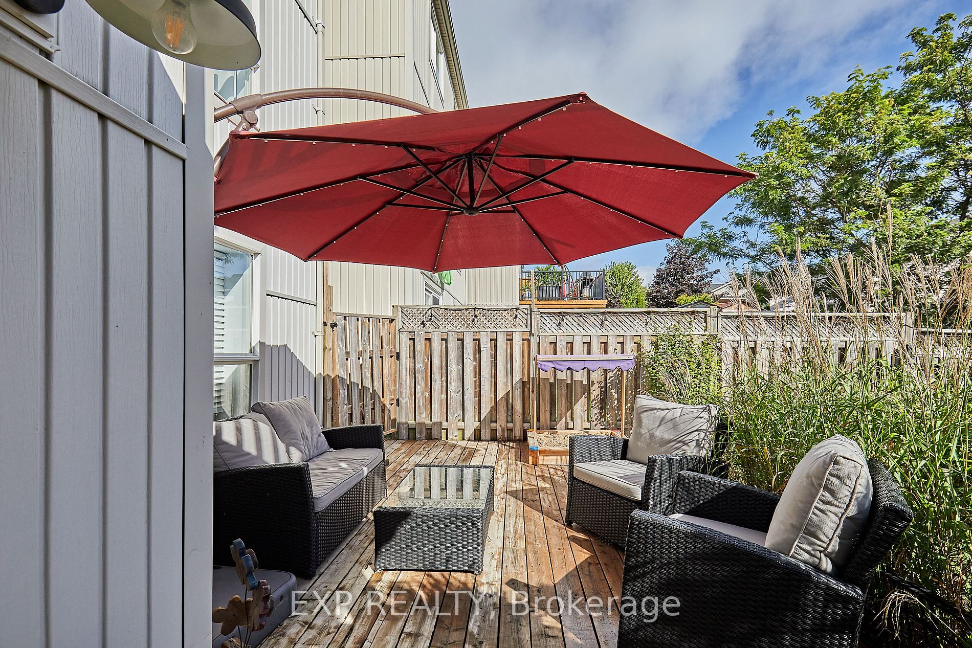 1113 Ashgrove Cres