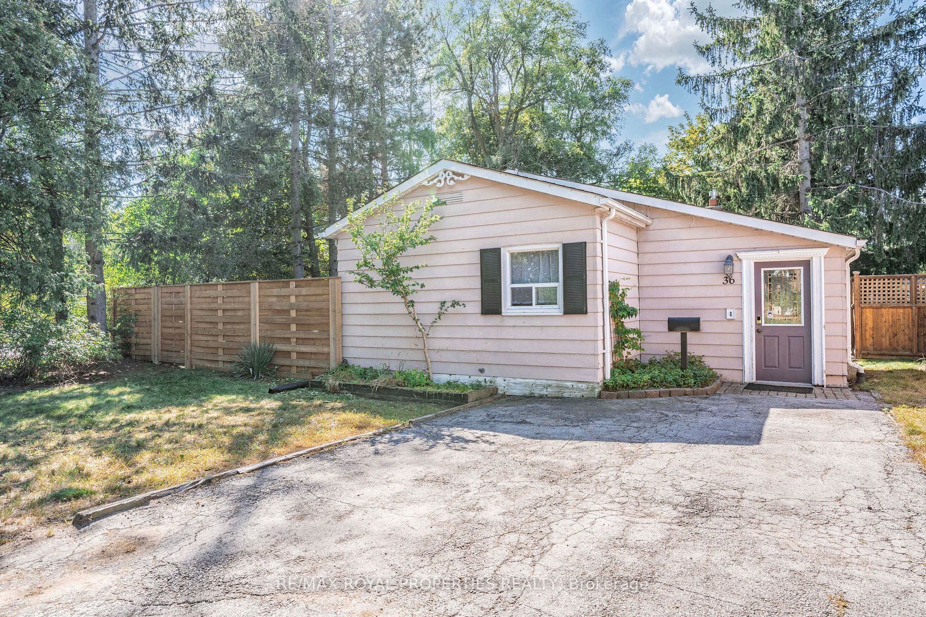 36 Amiens Rd