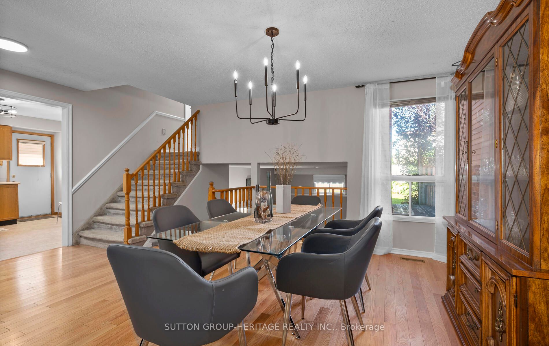 260 Glenabbey Dr