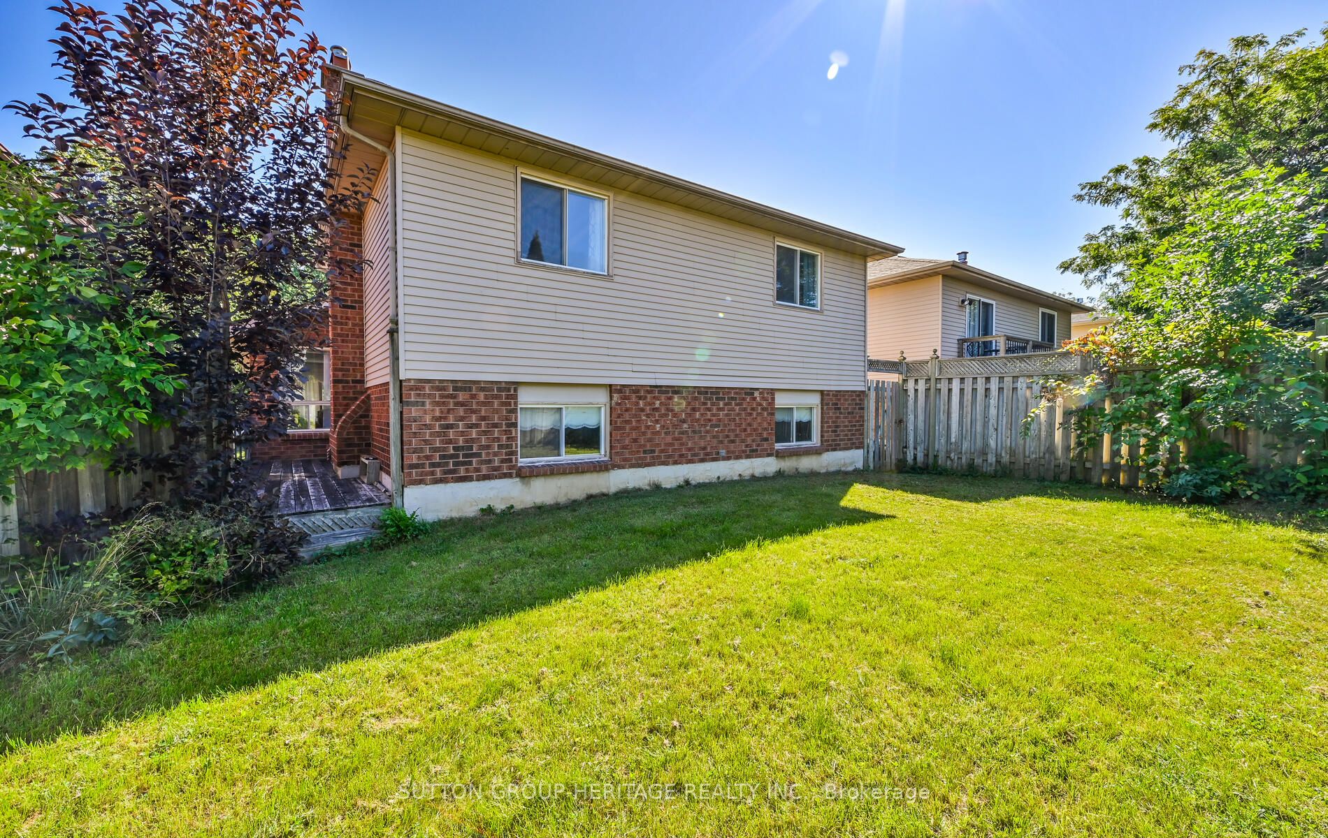 260 Glenabbey Dr