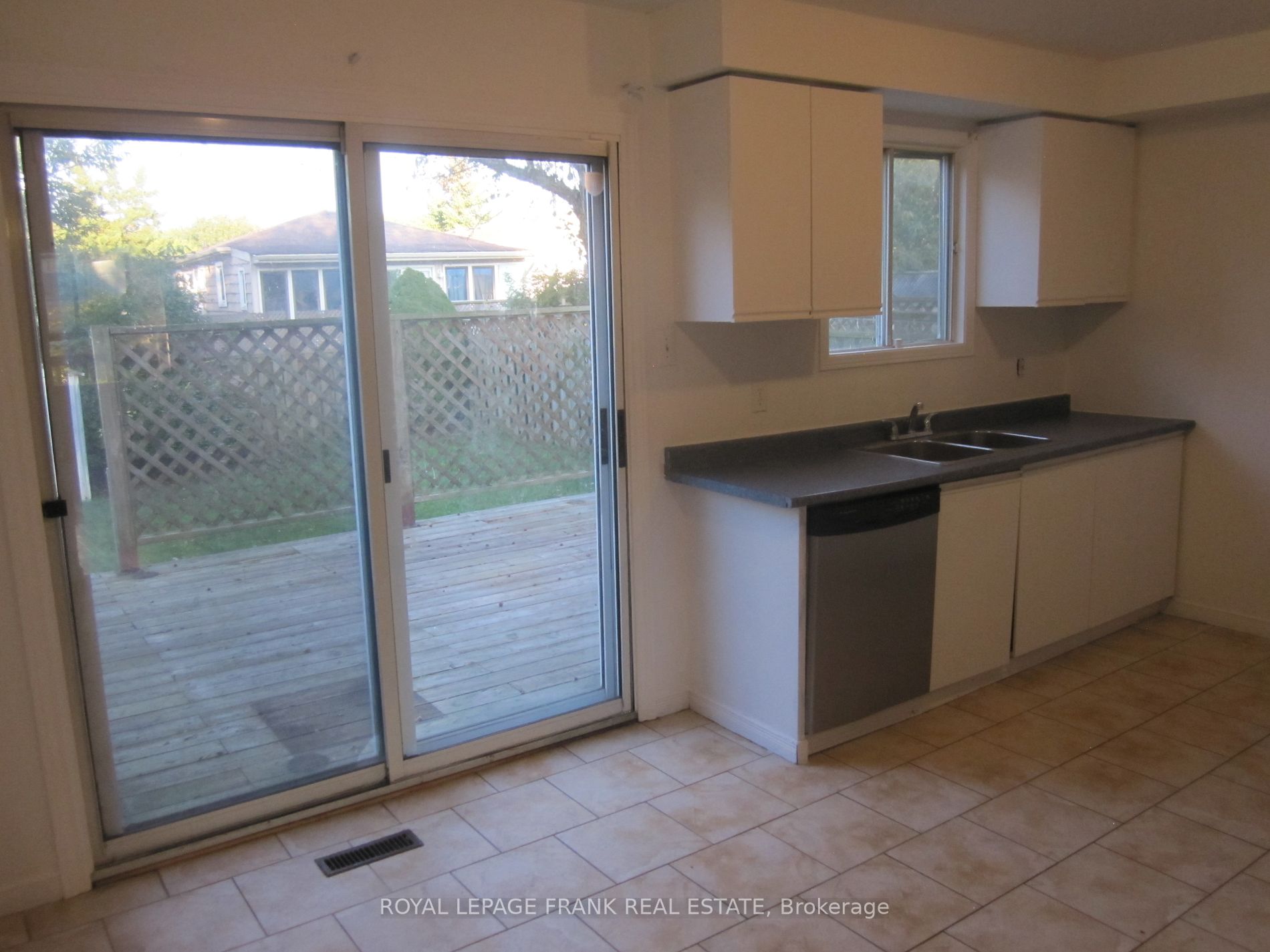 1425 Outlet Drive