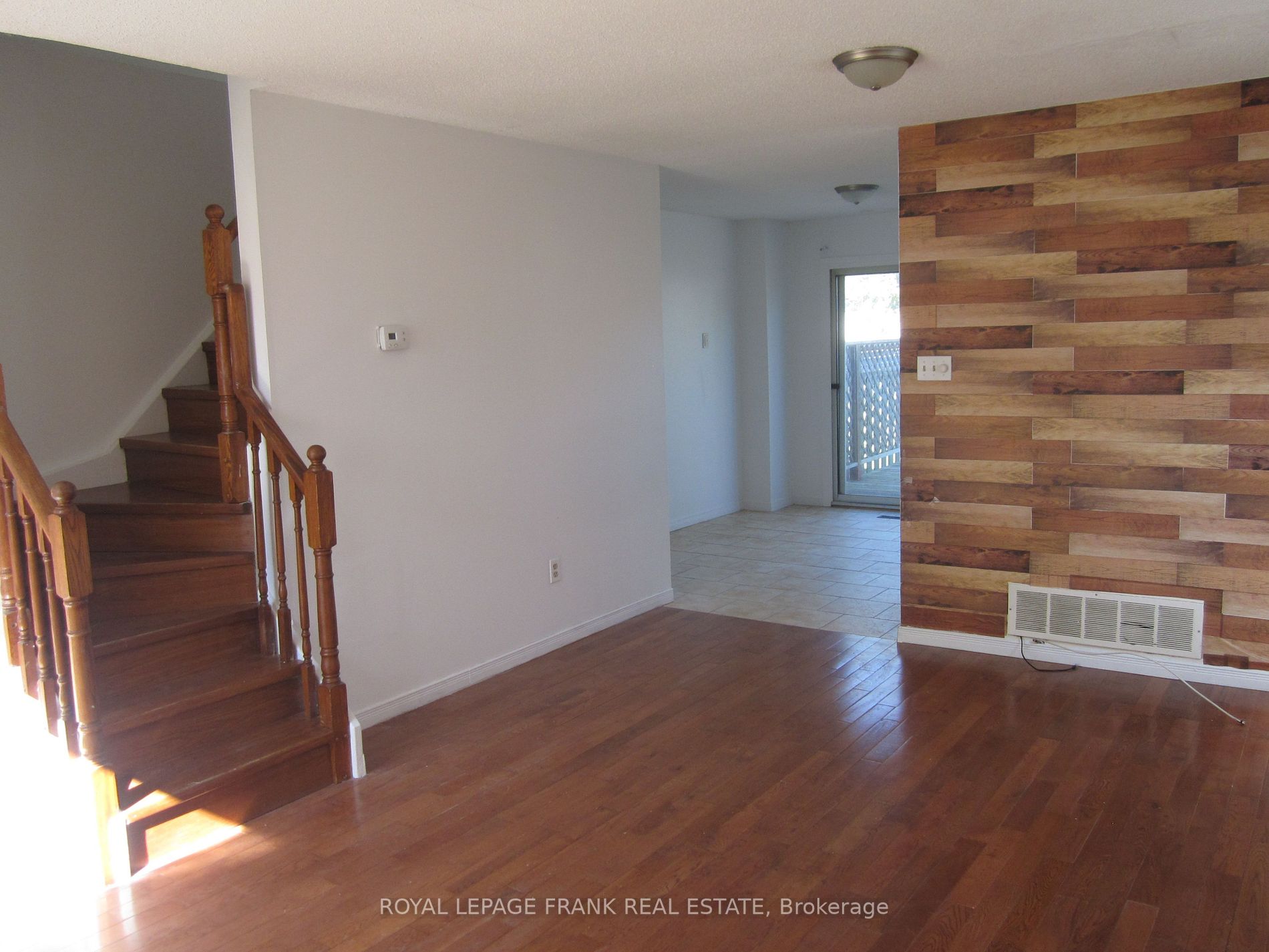 1425 Outlet Dr