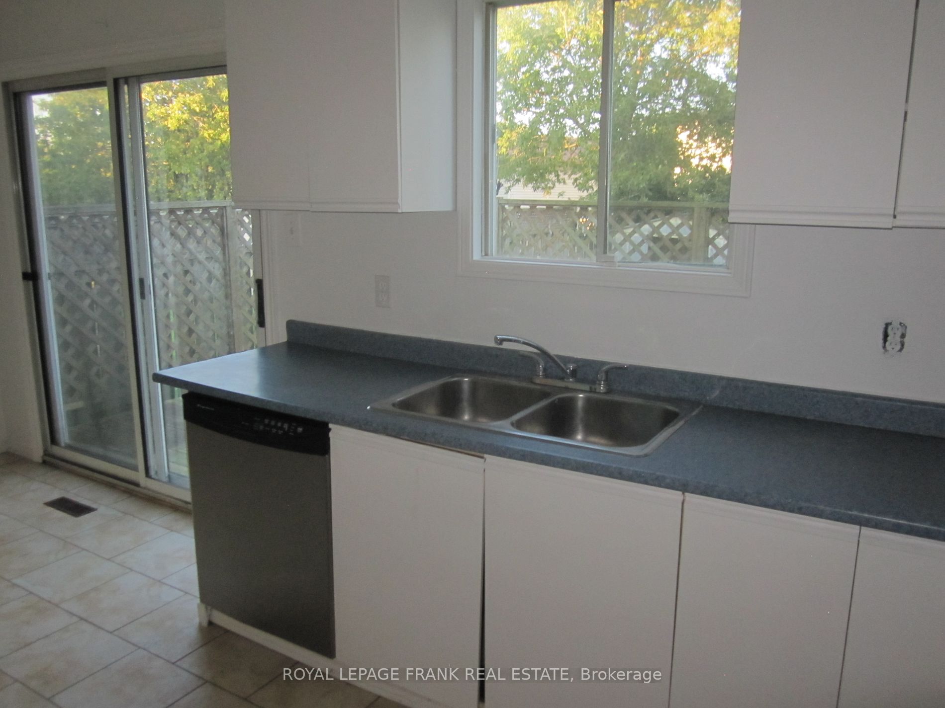 1425 Outlet Drive