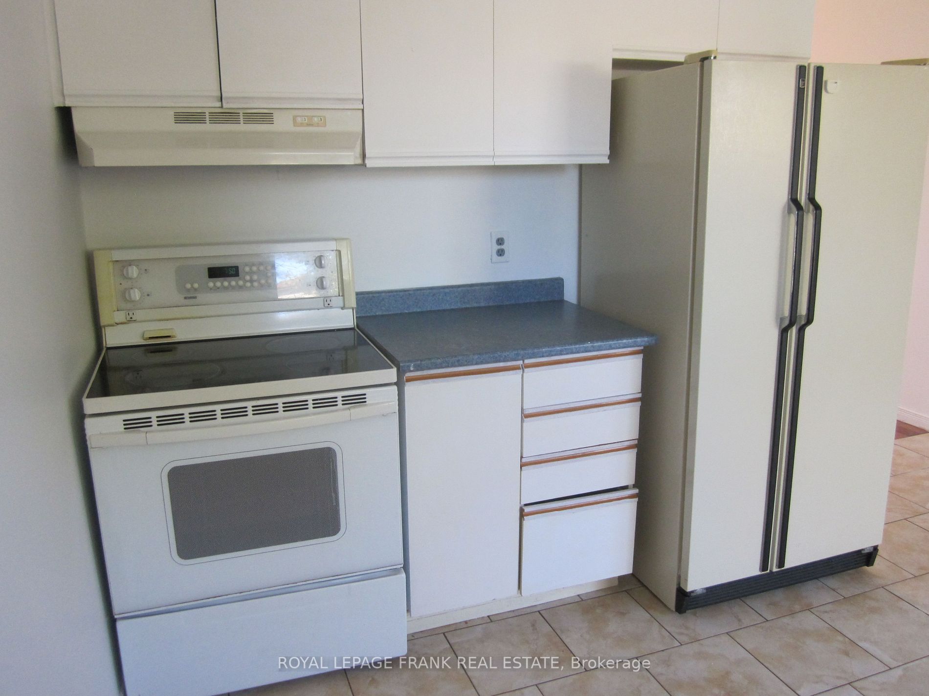 1425 Outlet Drive
