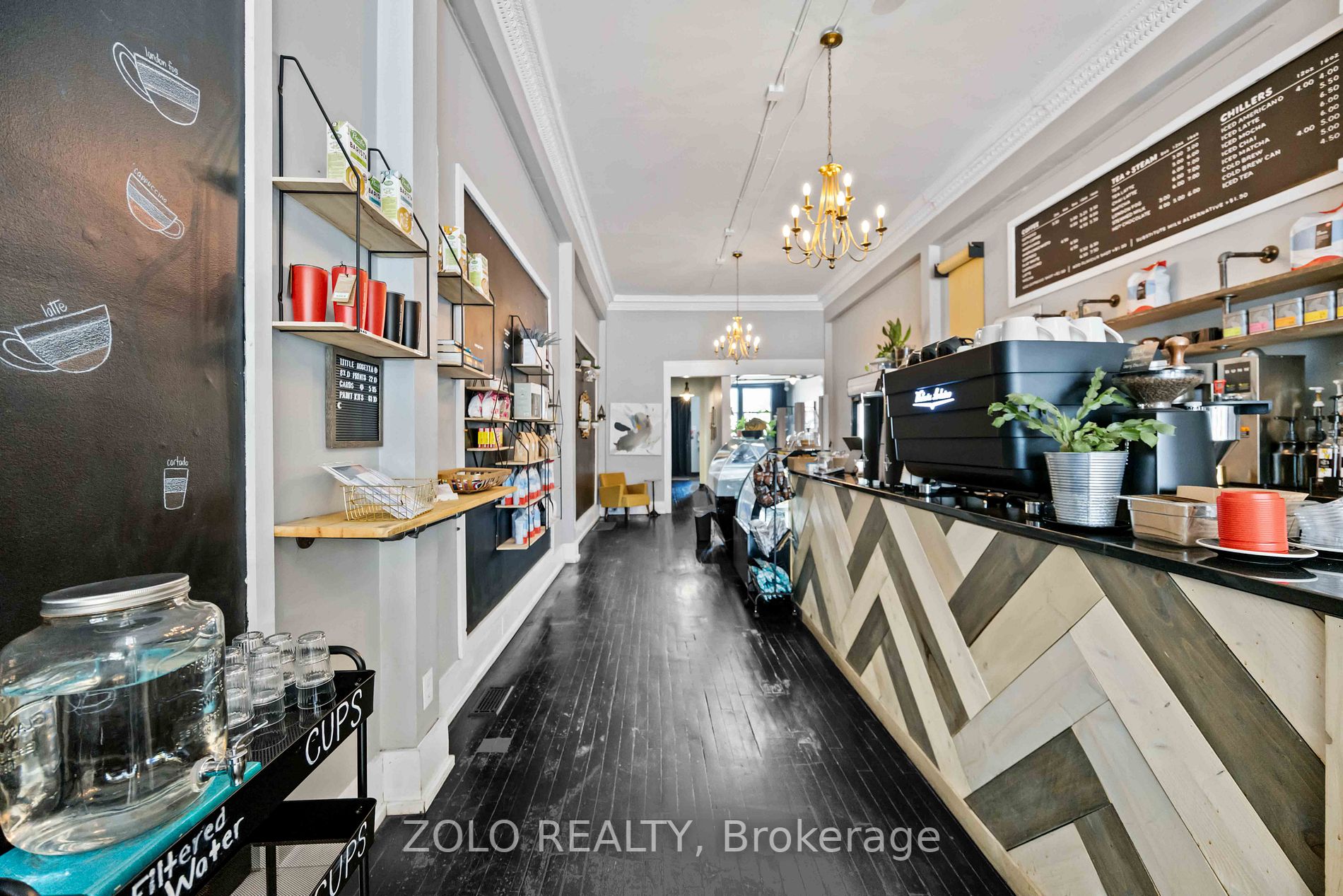 131 Brock St S