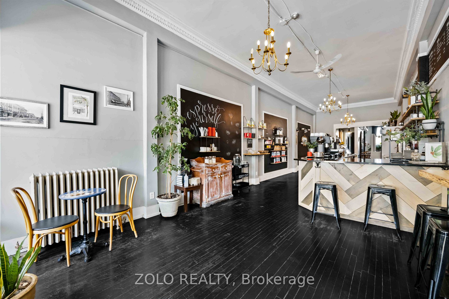 131 Brock St S