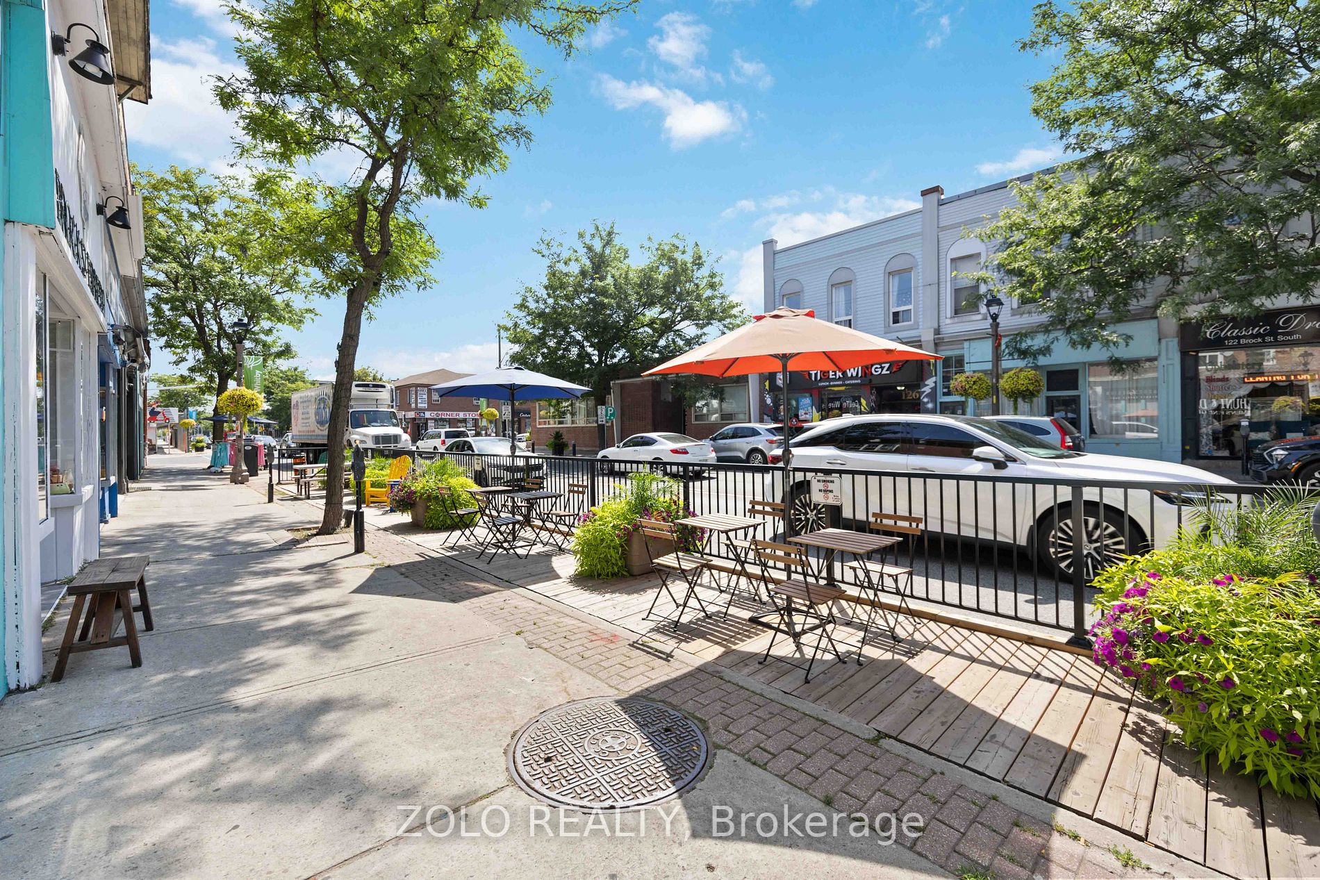 131 Brock St S