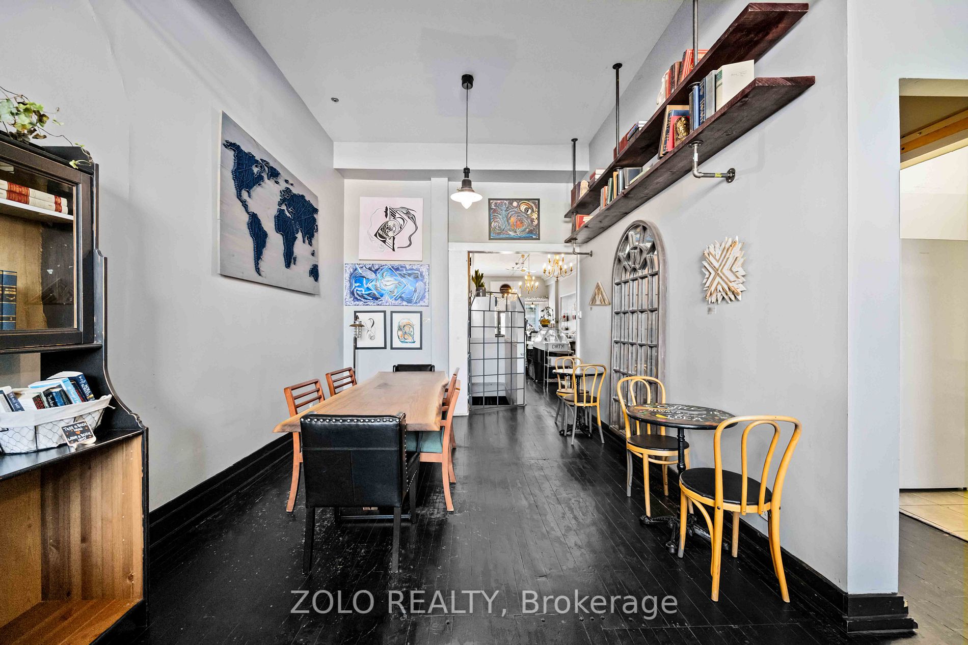 131 Brock St S