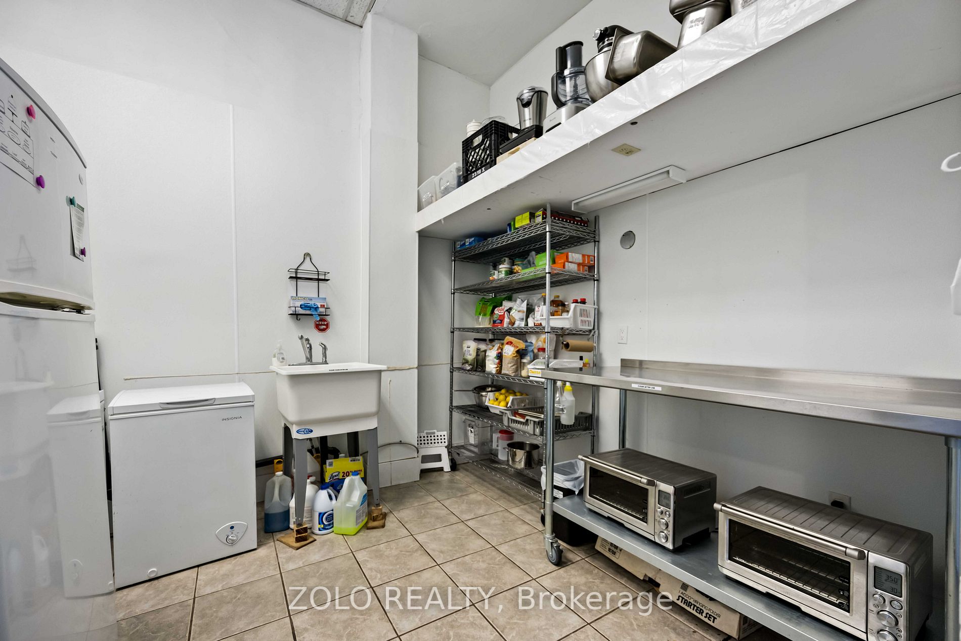 131 Brock St S