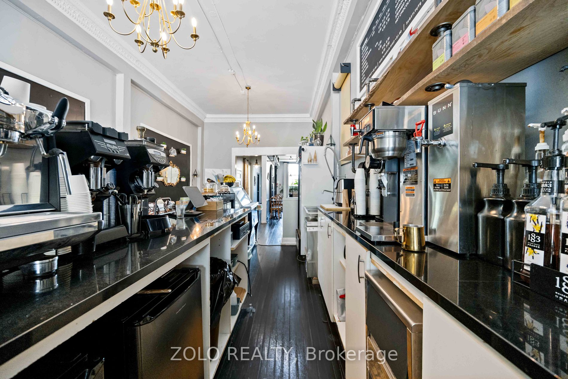 131 Brock St S
