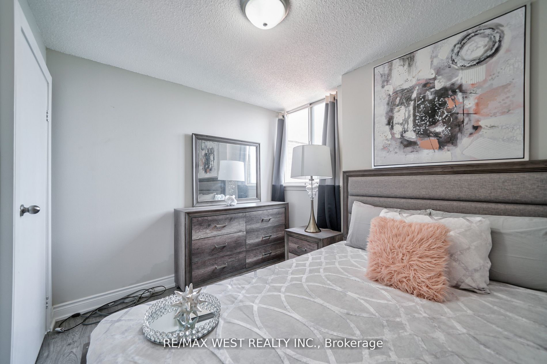 100 Wingarden Crt, #2015