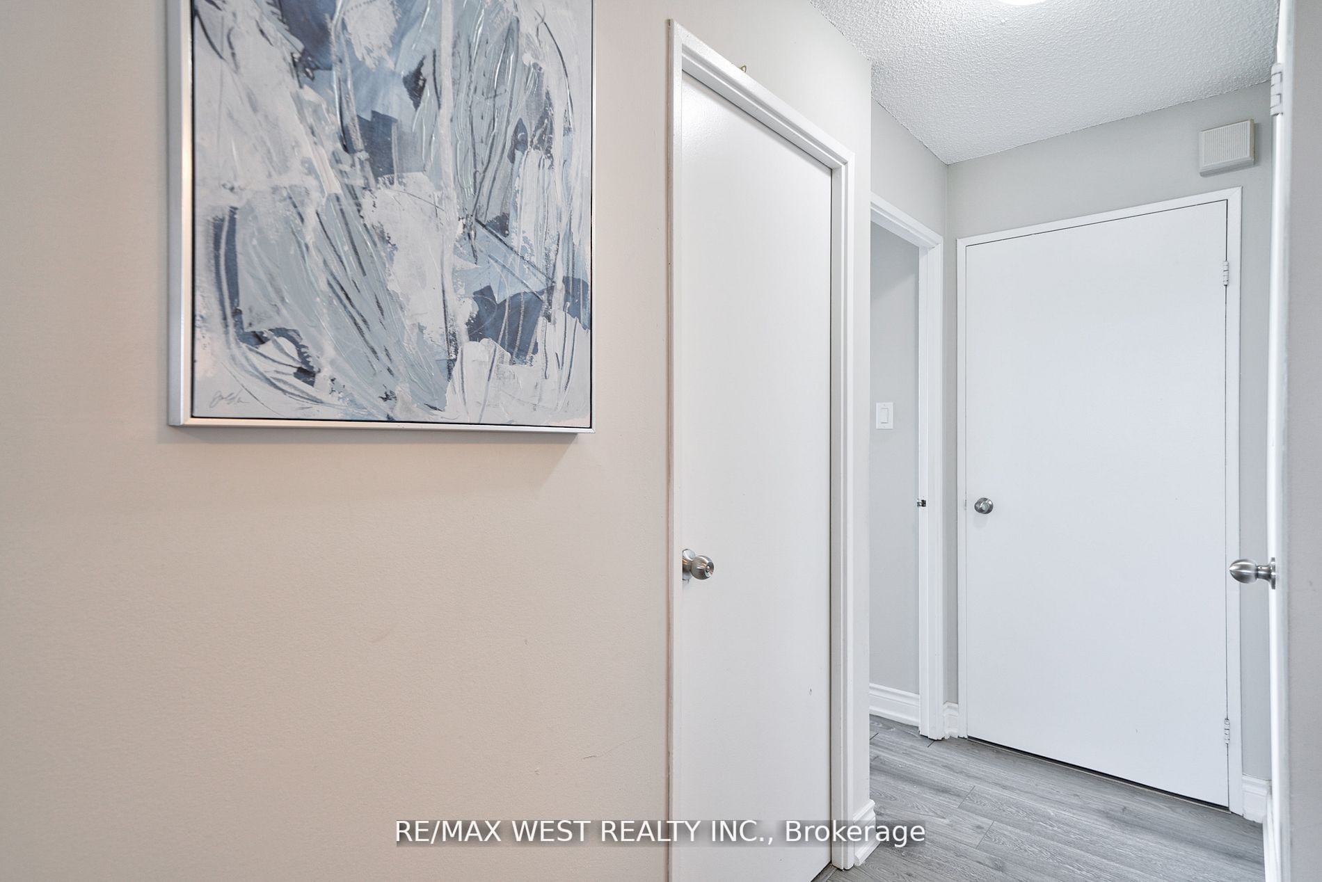 100 Wingarden Crt, #2015