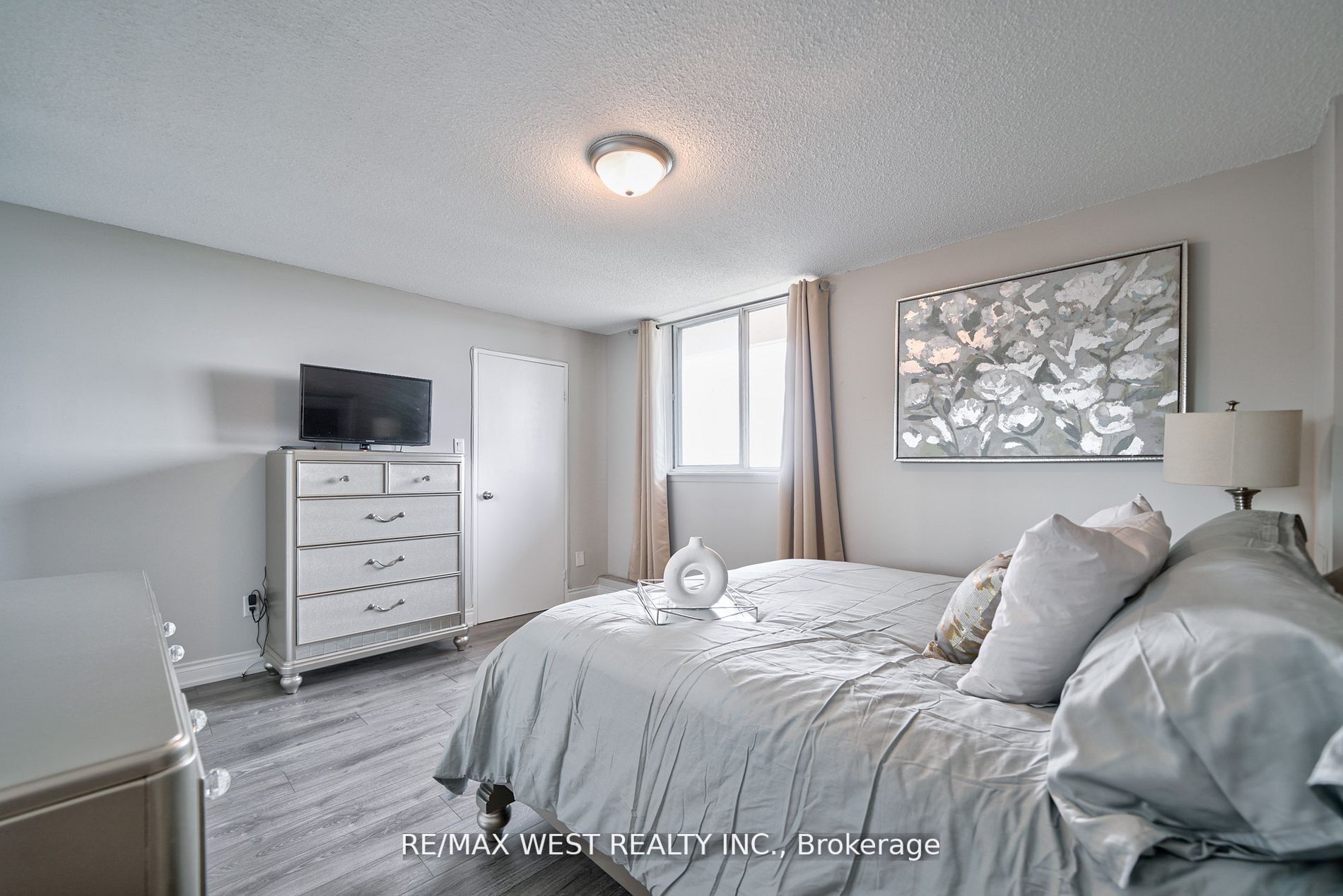 100 Wingarden Crt, #2015