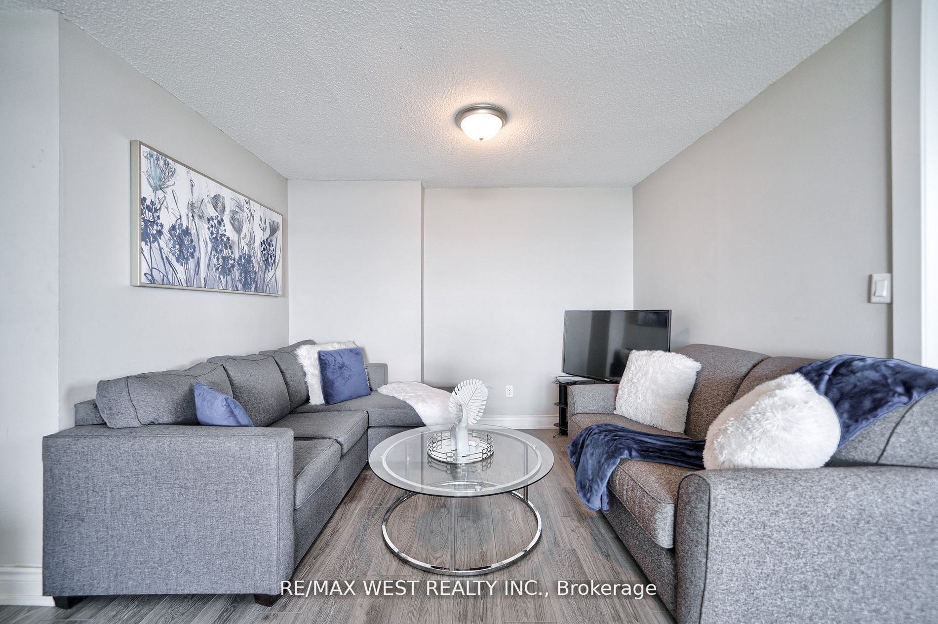 100 Wingarden Crt, #2015