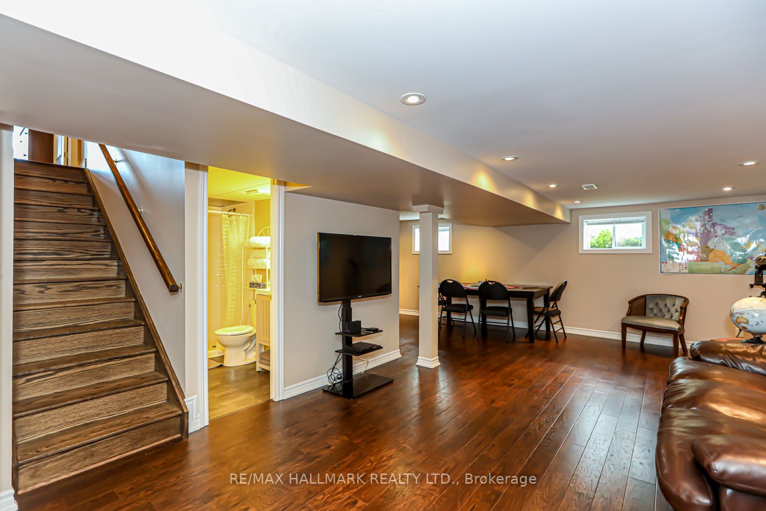 51 Elizabeth Cres S