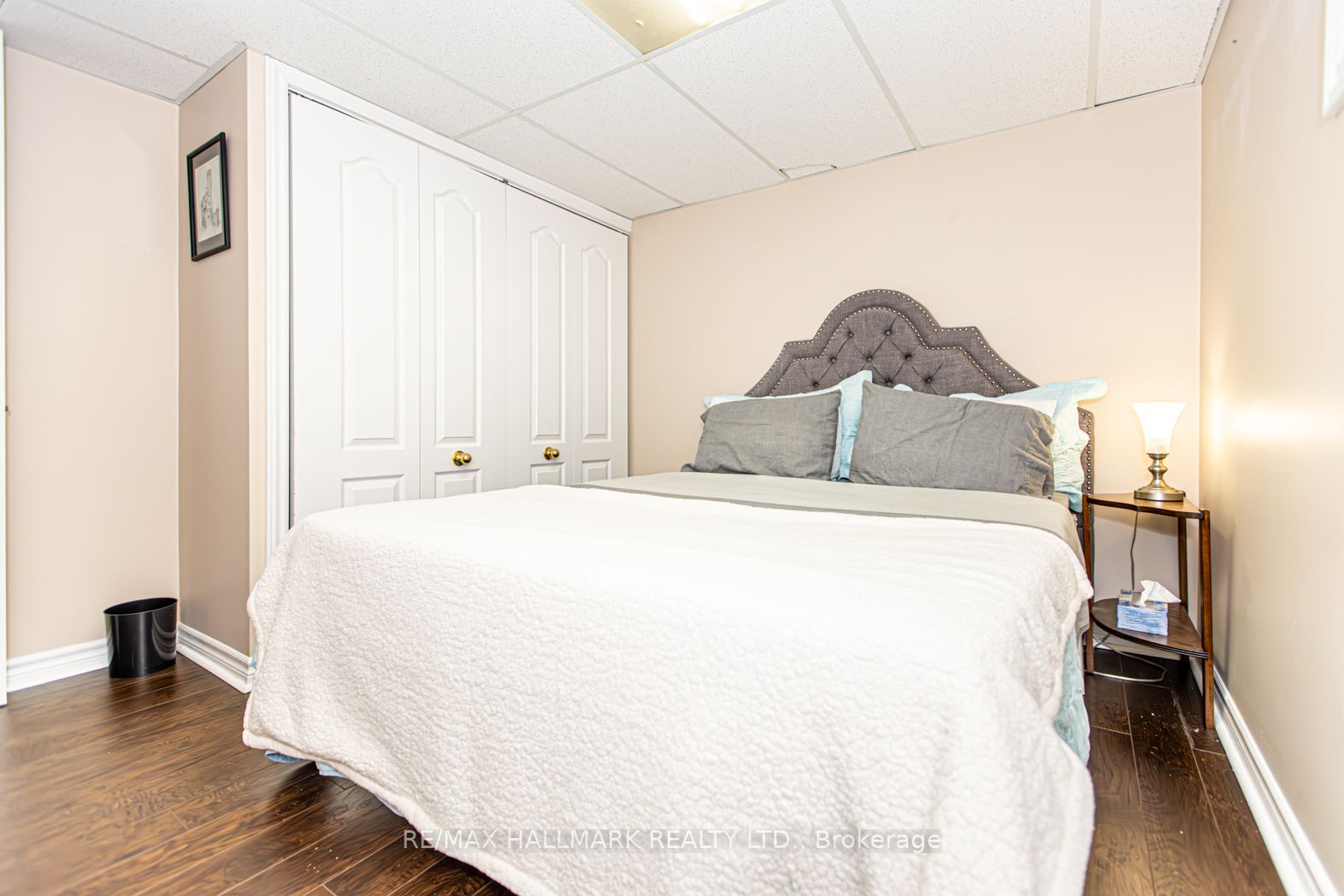 51 Elizabeth Cres S