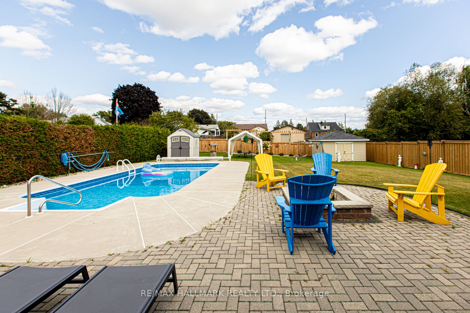51 Elizabeth Cres S