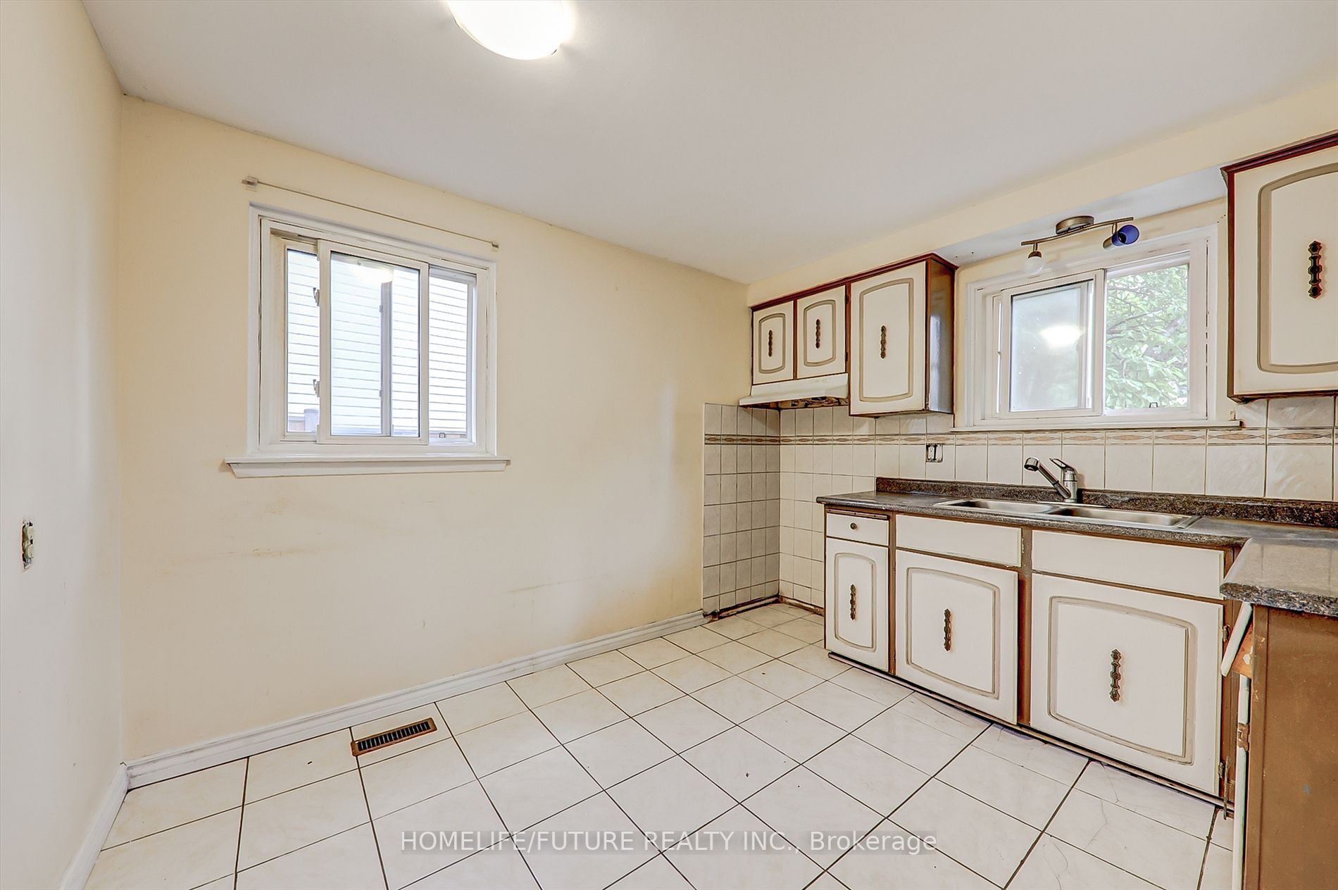 27 Wellpark Boulevard