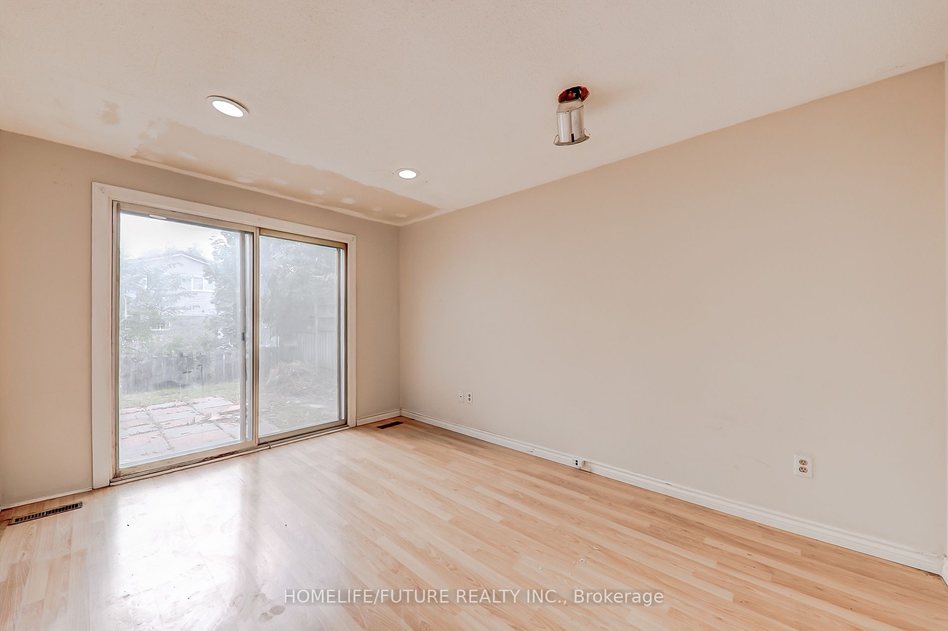 27 Wellpark Boulevard