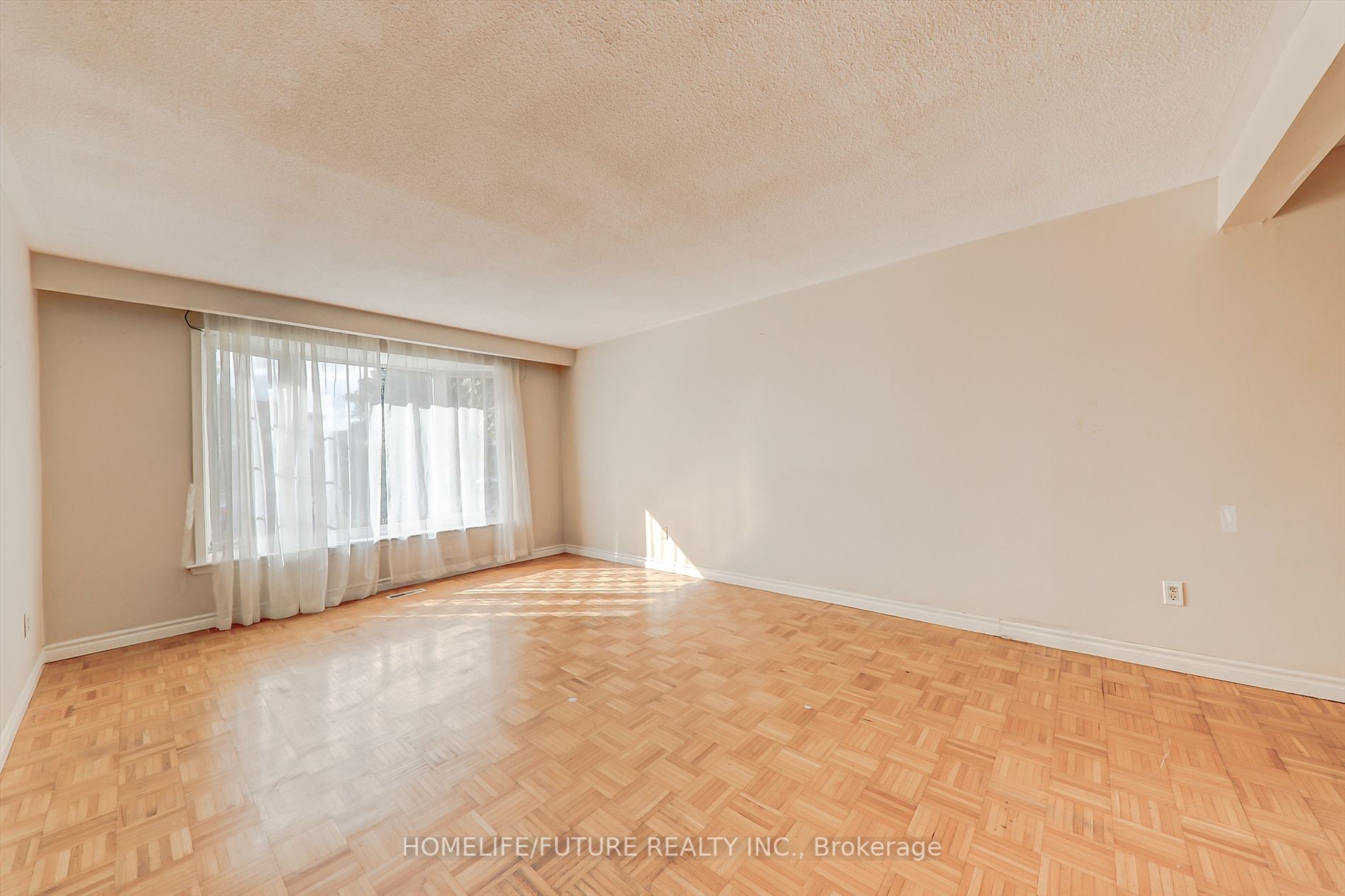 27 Wellpark Boulevard