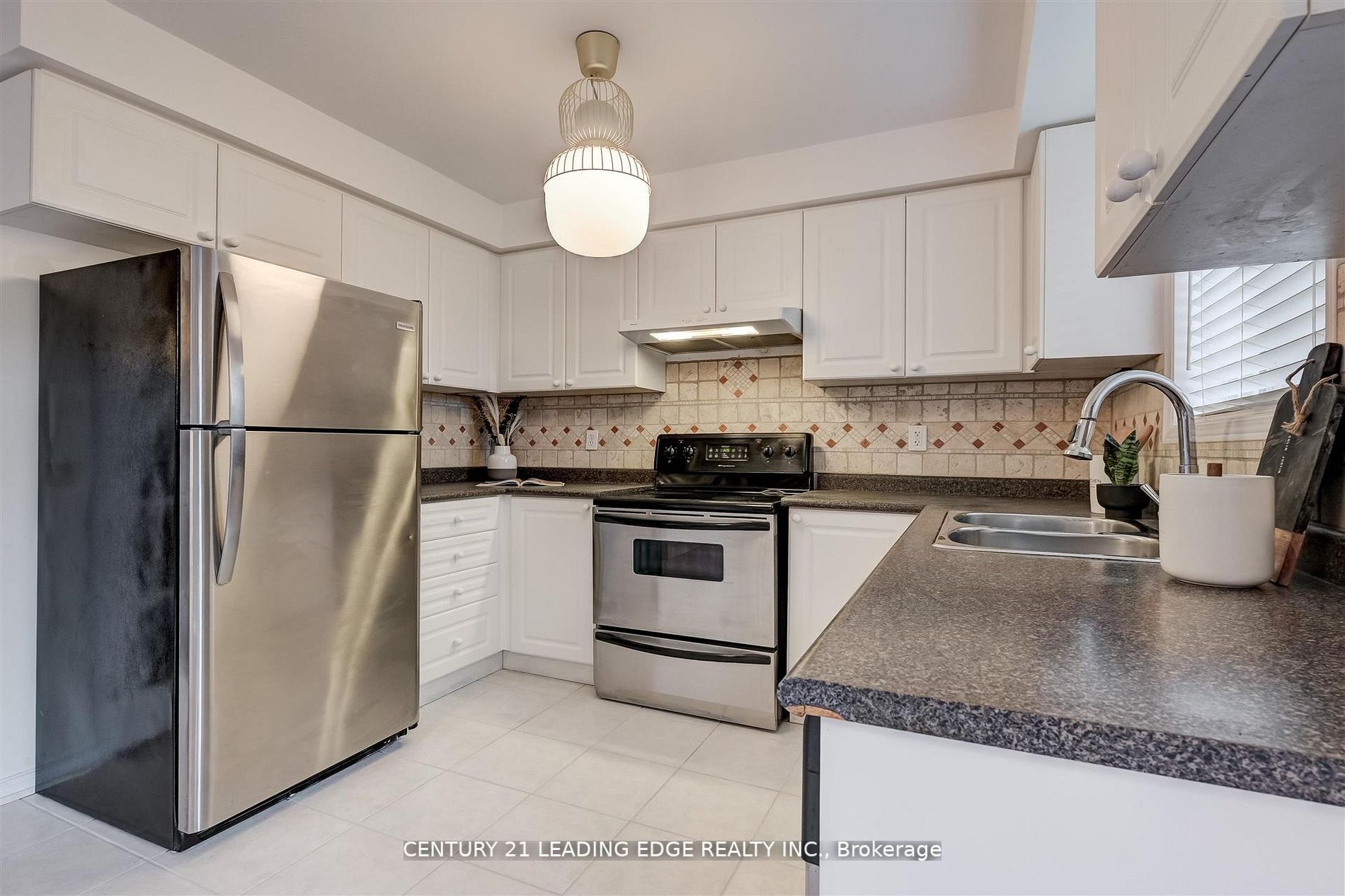 215 Andona Crescent