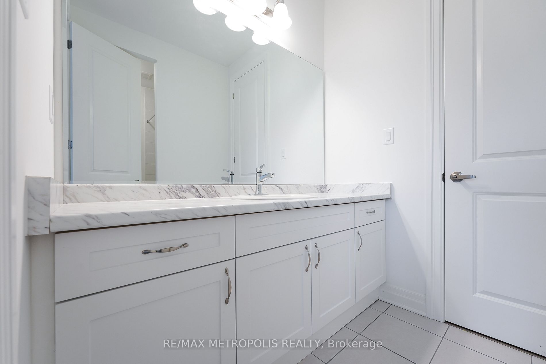 1554 Honey Locust Place