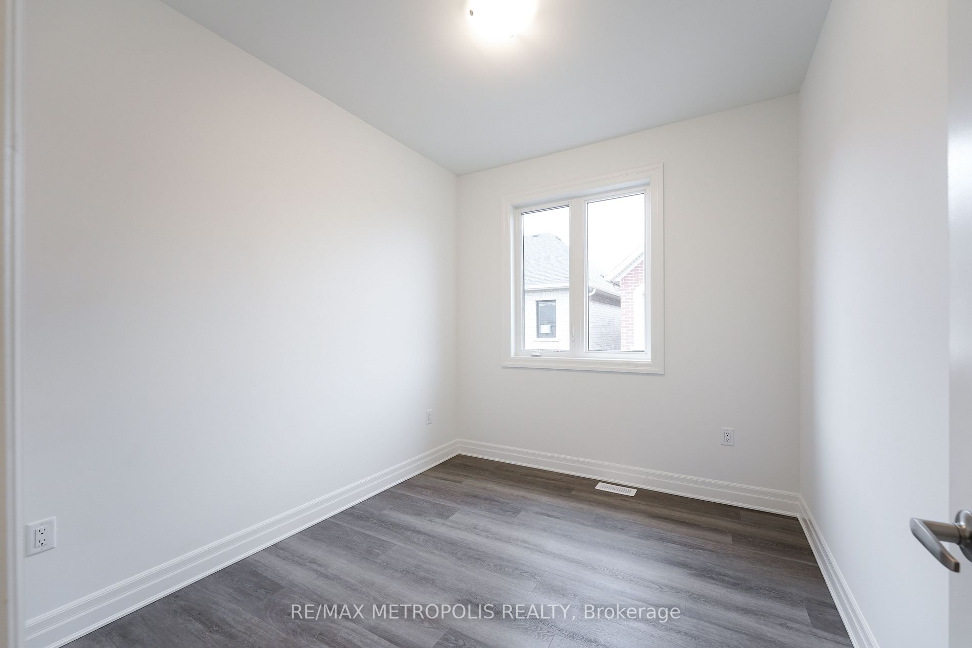 1554 Honey Locust Place
