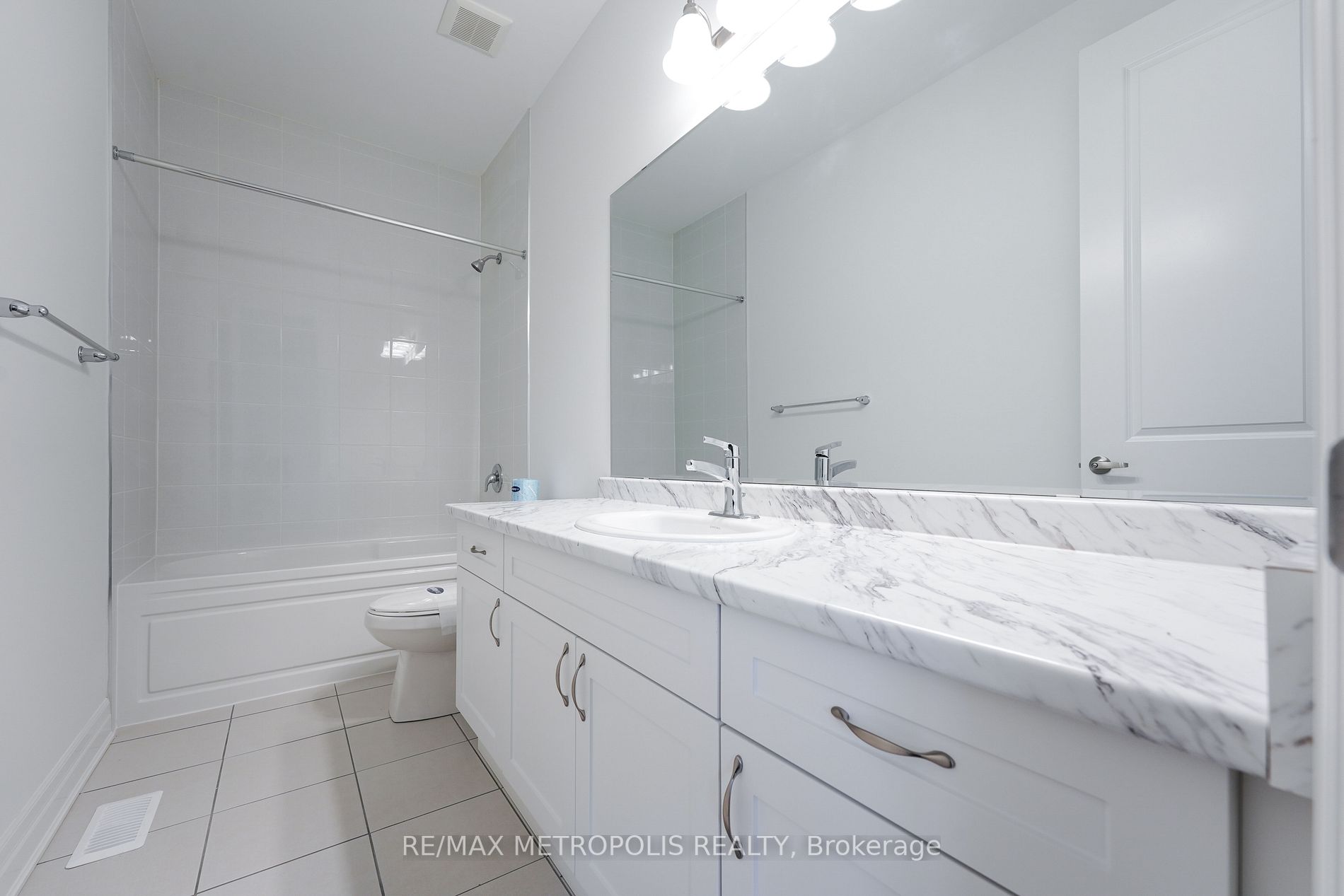 1554 Honey Locust Place