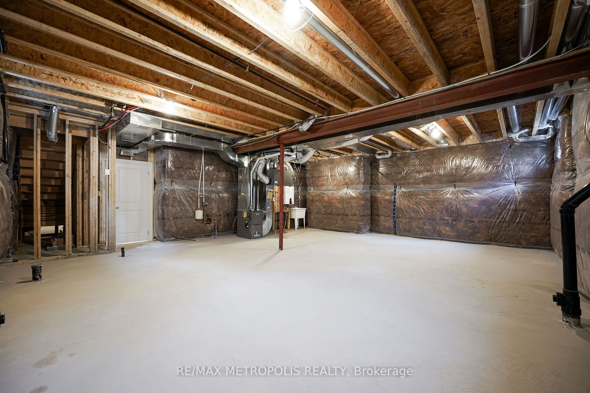 1554 Honey Locust Place