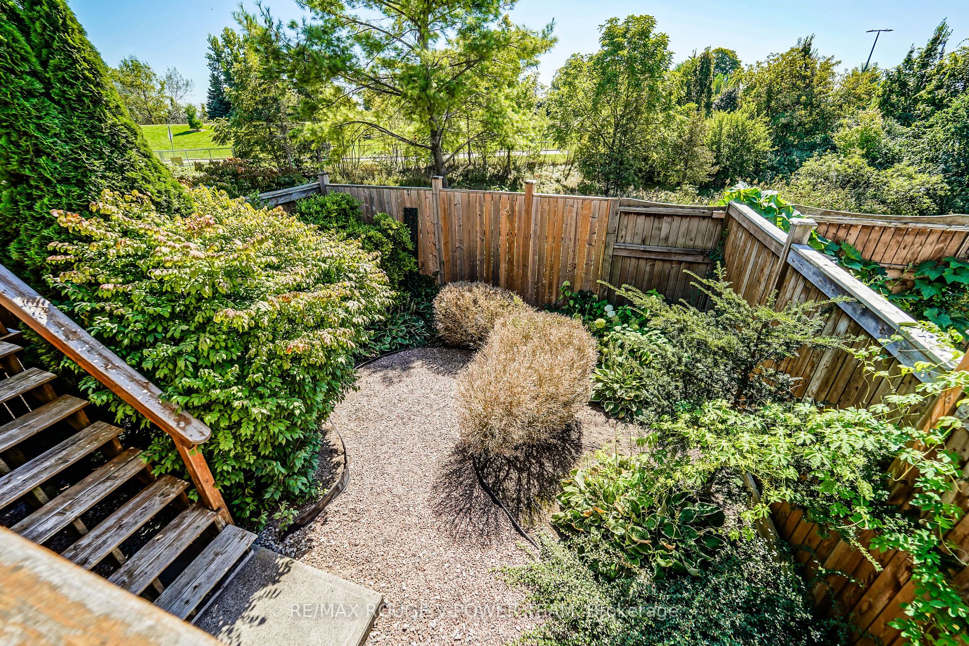 45 Shoalhaven Dr
