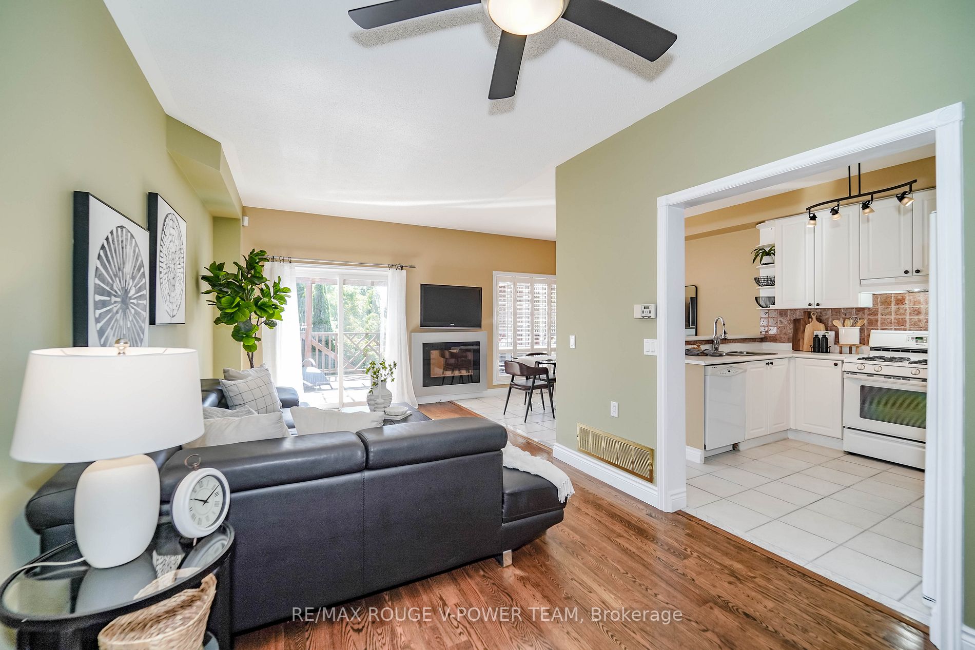 45 Shoalhaven Dr