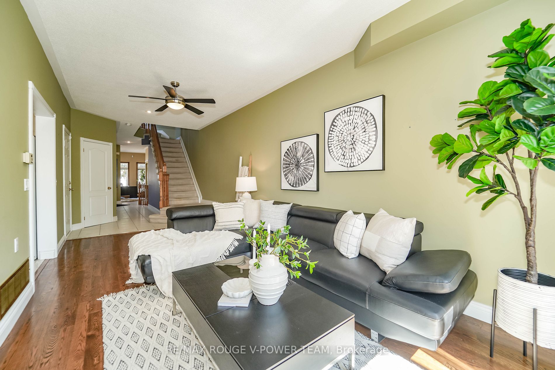 45 Shoalhaven Dr