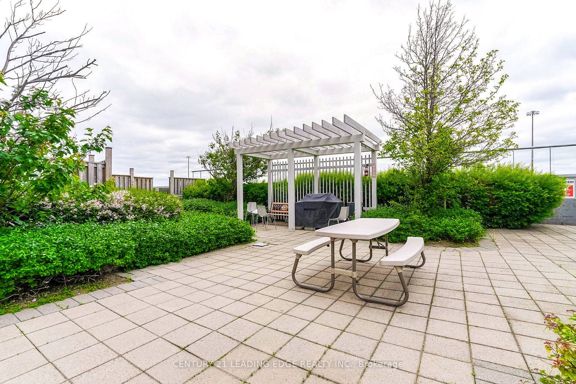 38 Lee Centre Dr, #2201