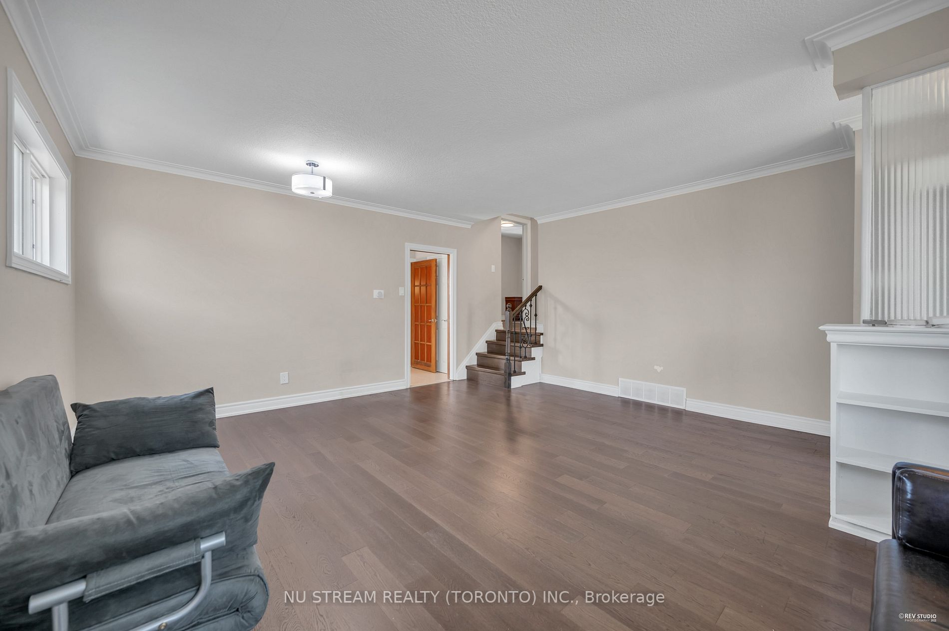 11 Tremely Crescent