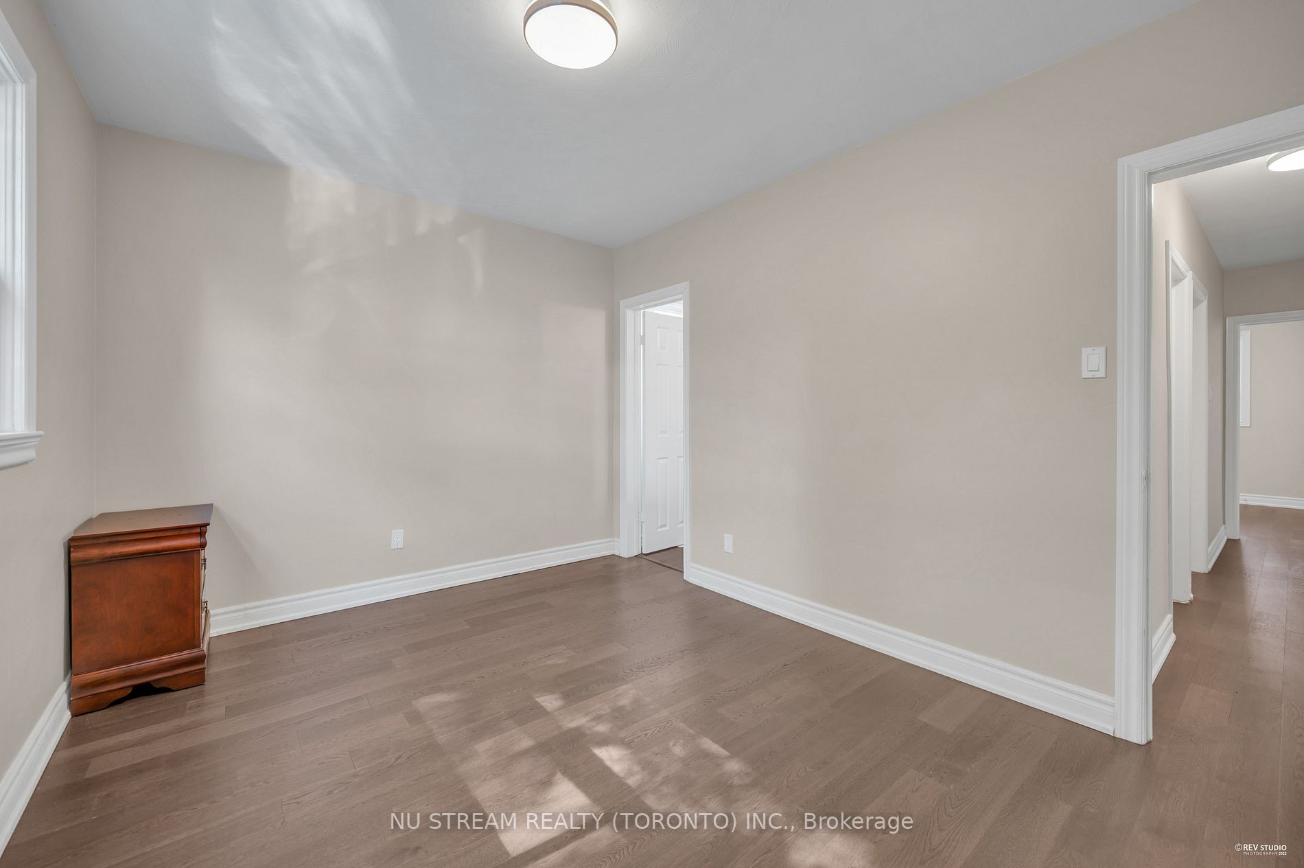 11 Tremely Crescent