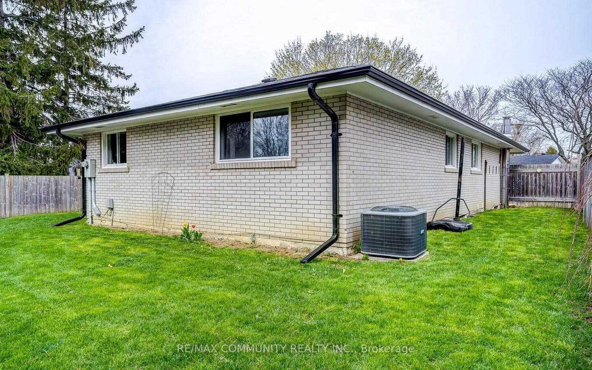 59 Clements Rd E, #Ajax