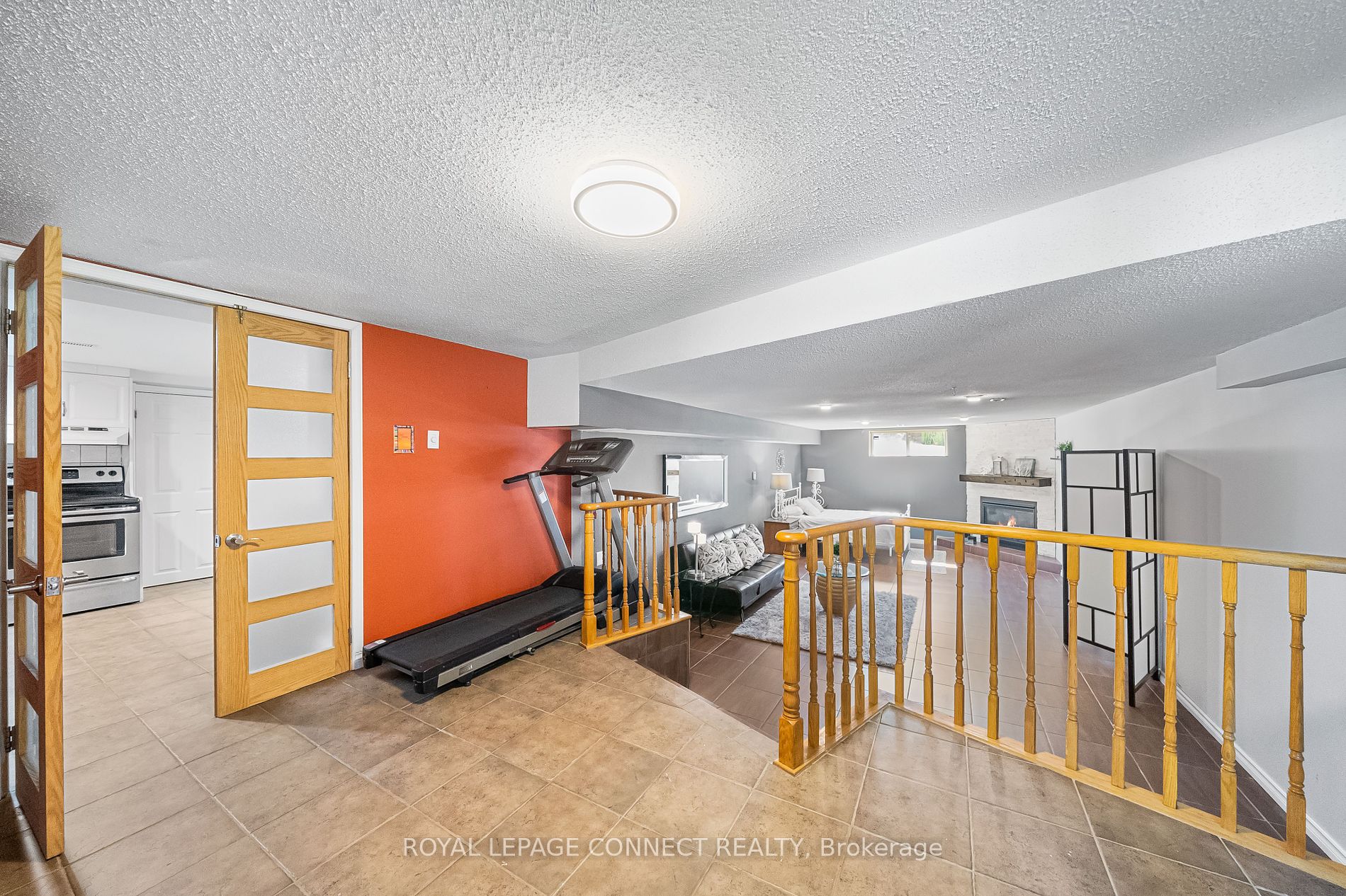 102 Hart Ave
