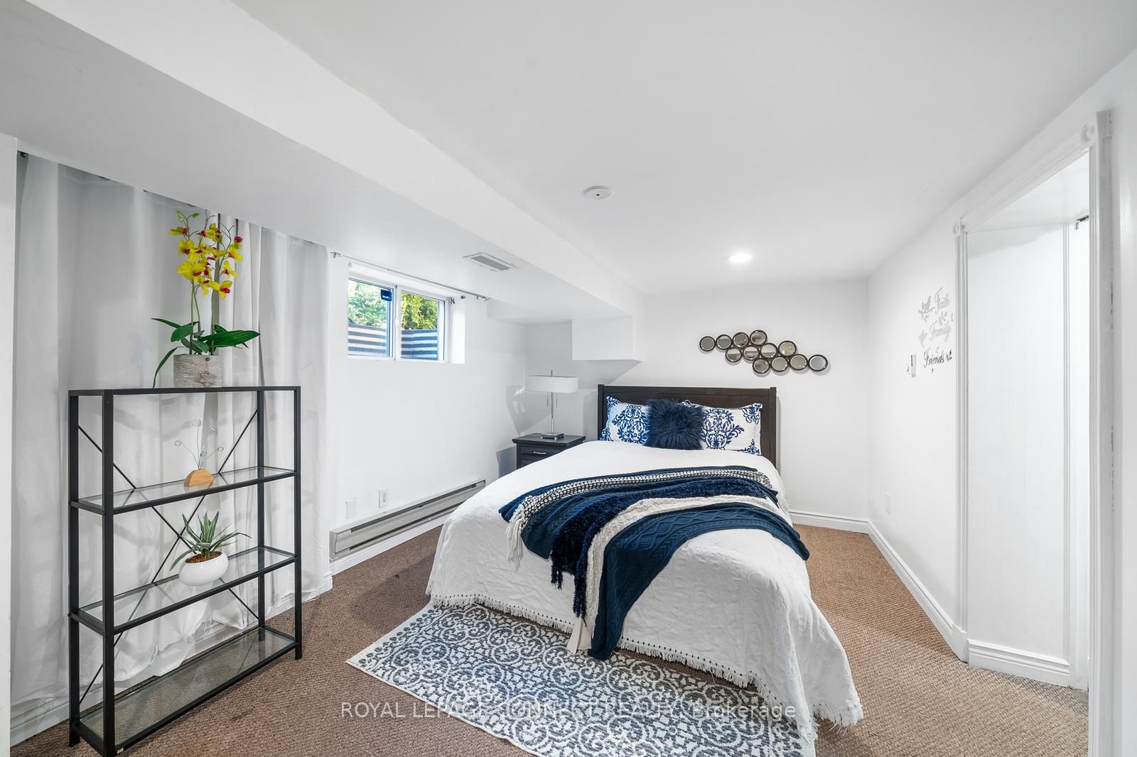 102 Hart Ave