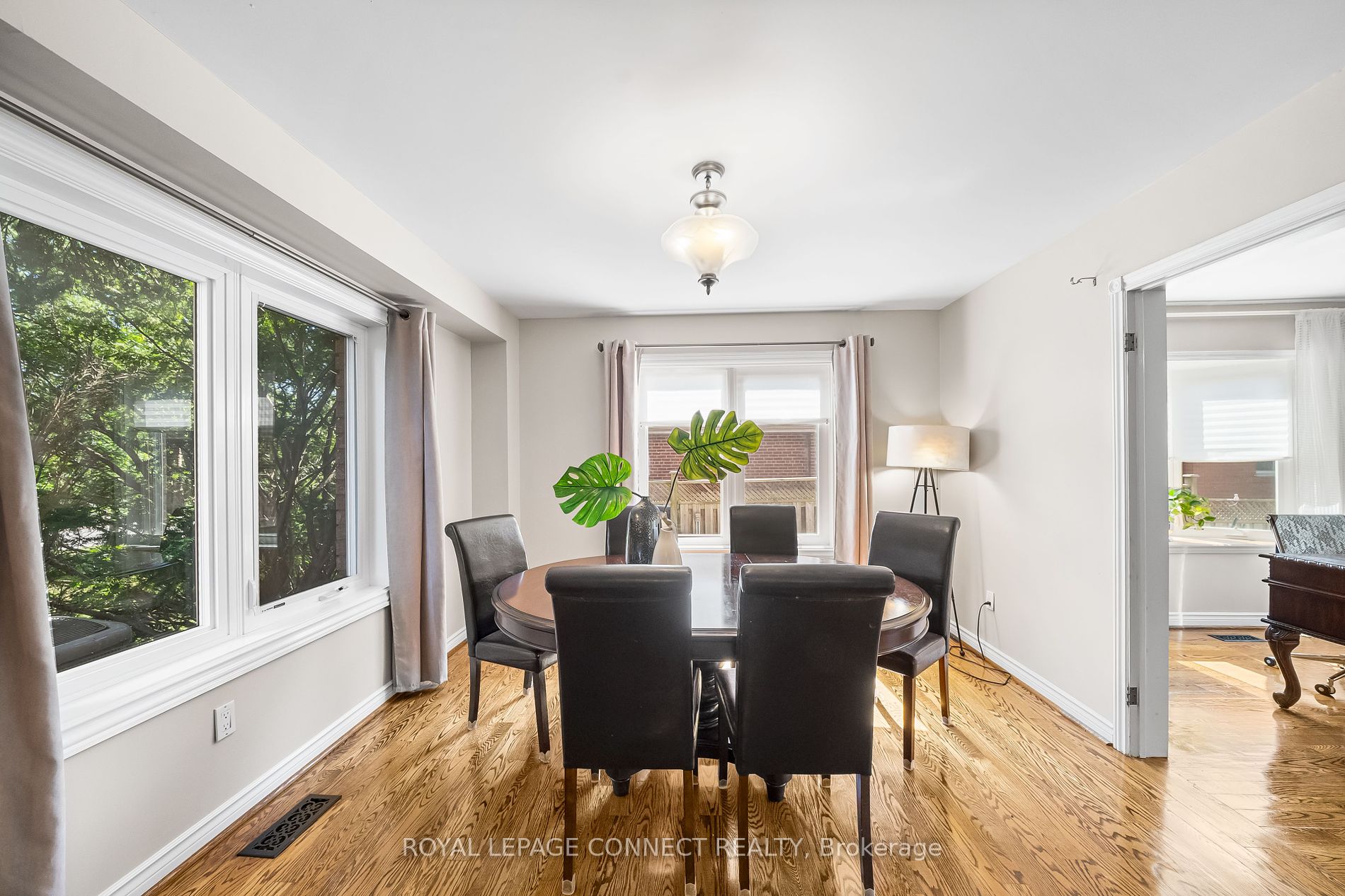 102 Hart Ave