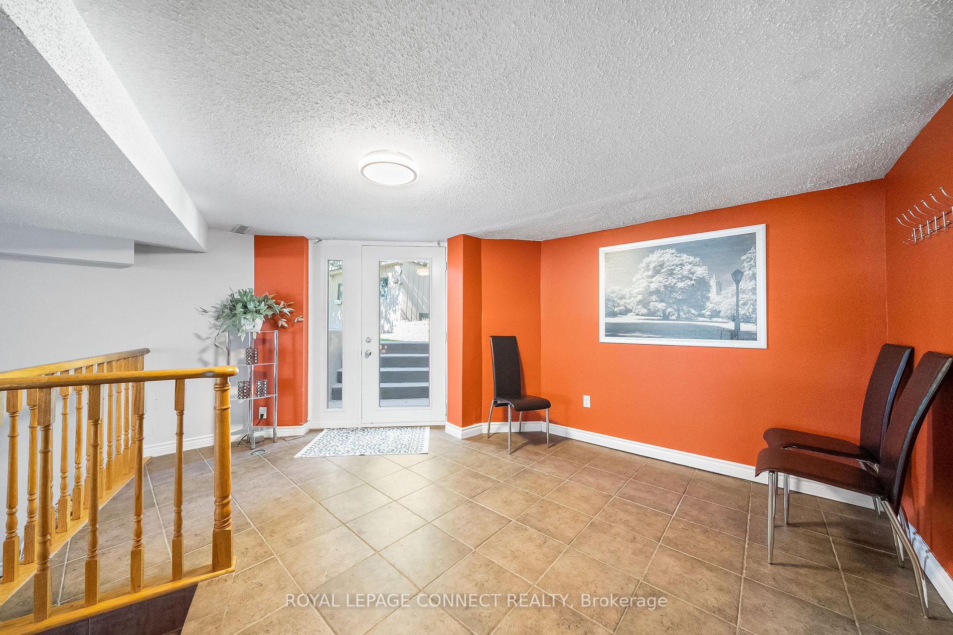 102 Hart Ave