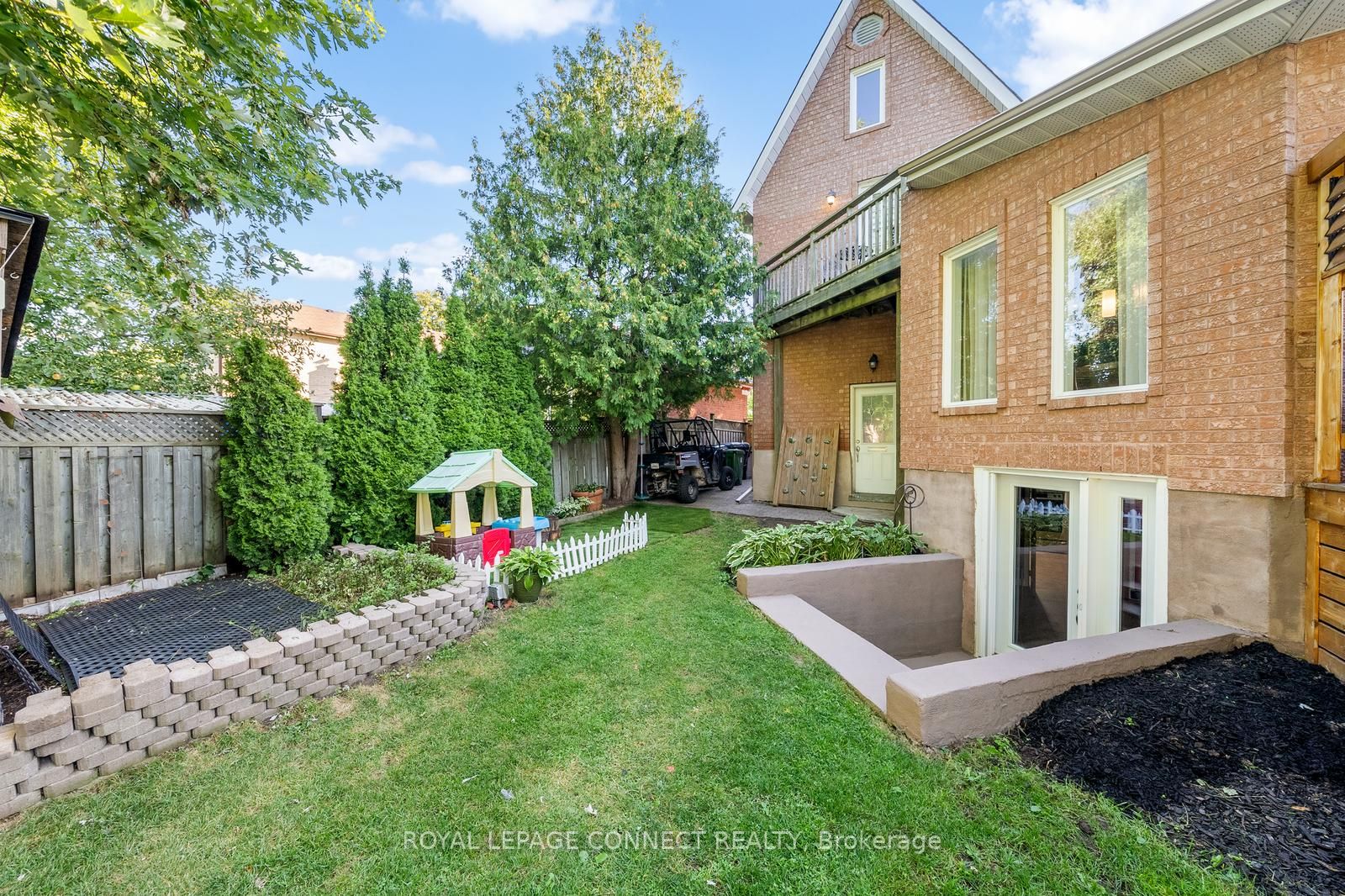 102 Hart Ave