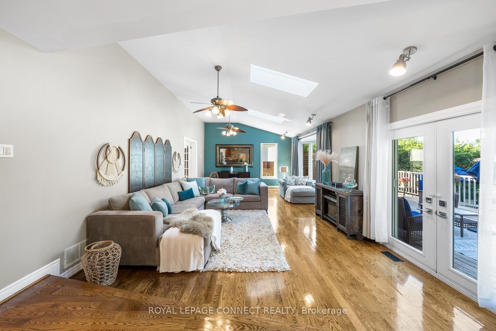 102 Hart Ave