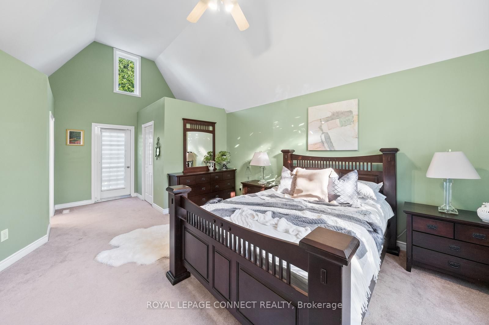 102 Hart Ave