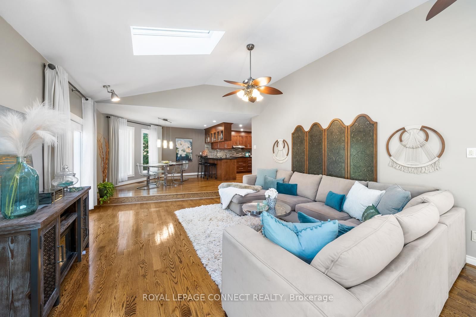102 Hart Ave