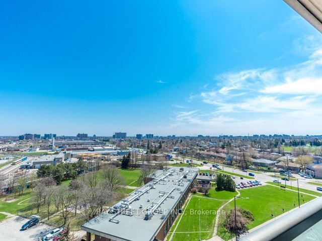 68 Grangeway Avenue E, #1206