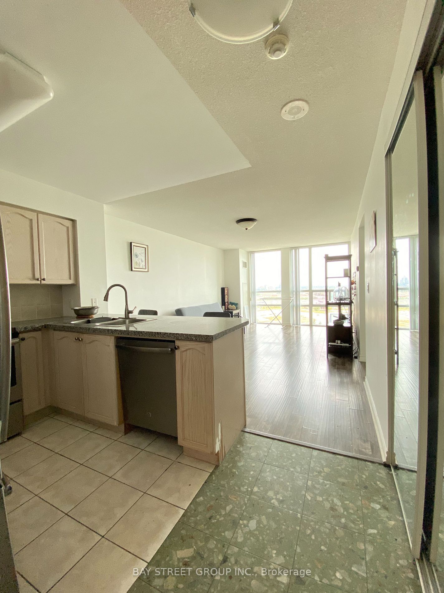 68 Grangeway Avenue E, #1206